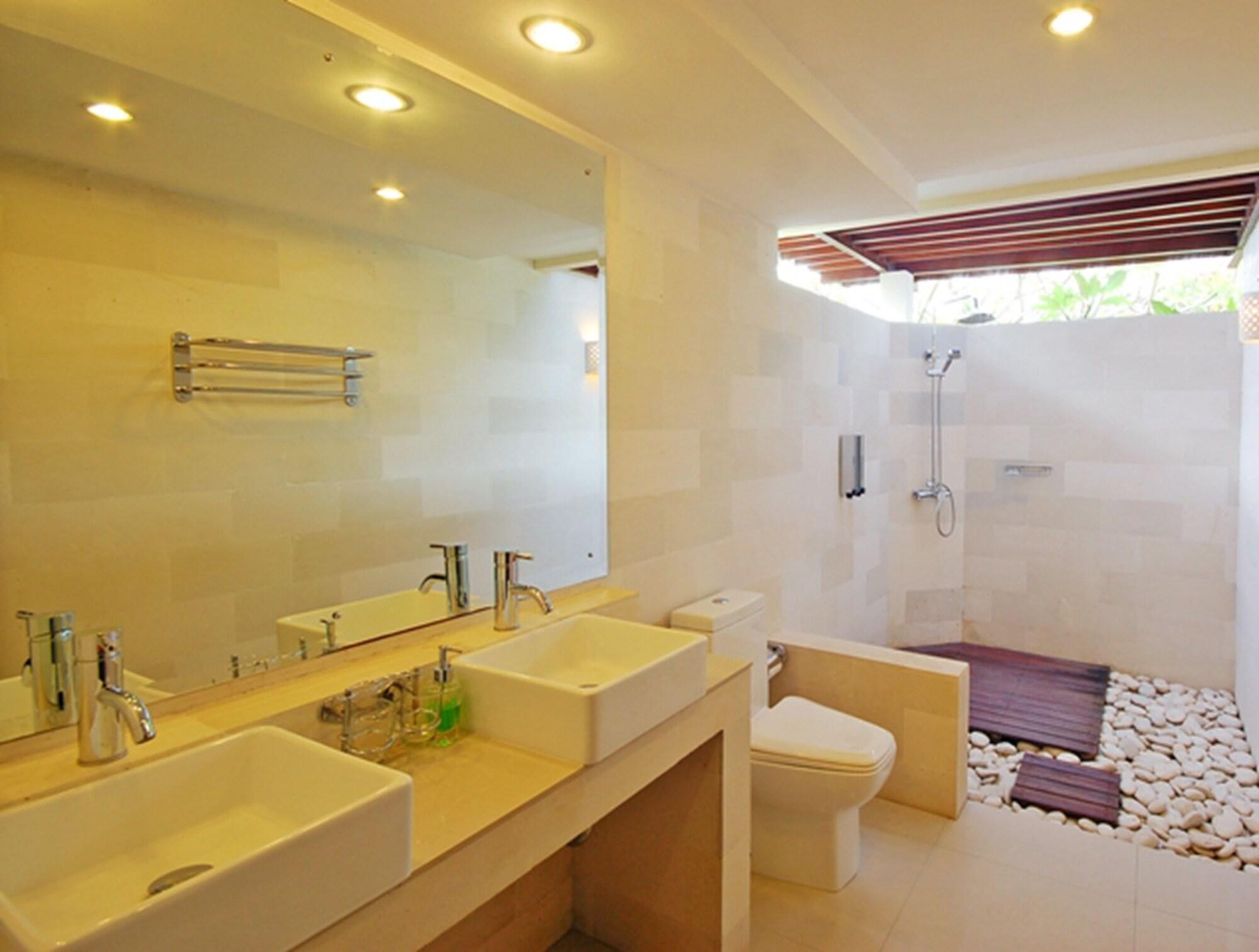 Frangipani Beach Hotel Lovina Екстериор снимка