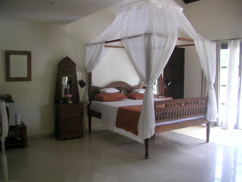 Frangipani Beach Hotel Lovina Екстериор снимка