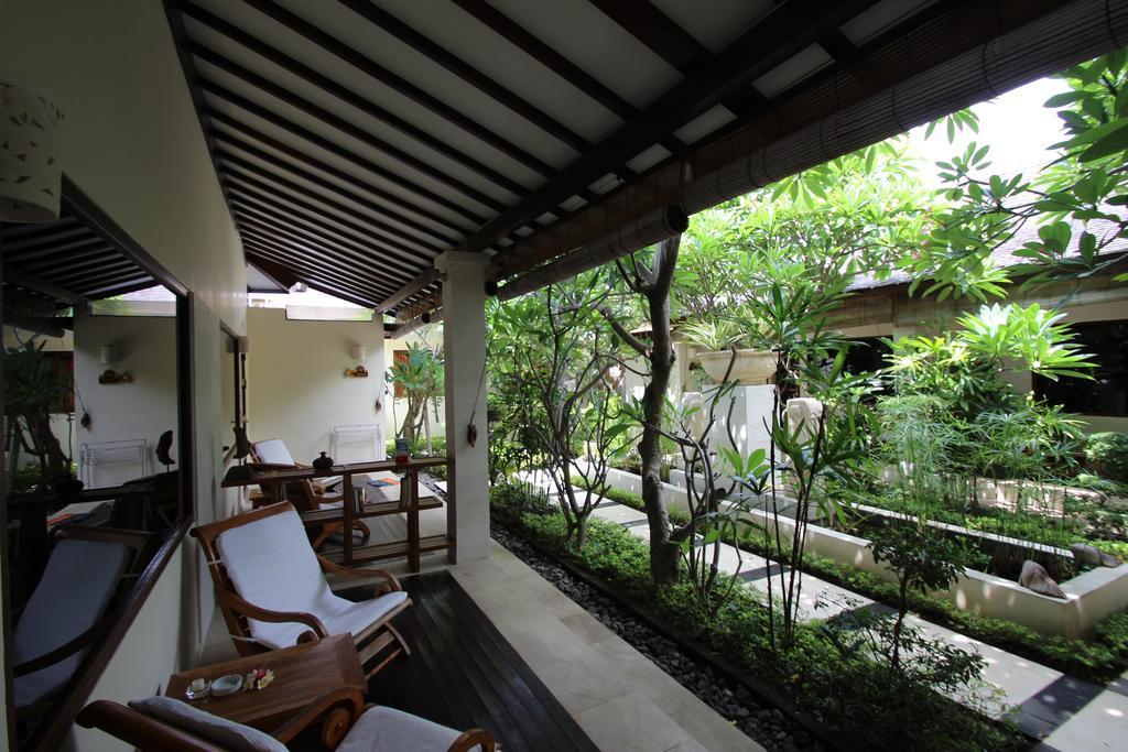 Frangipani Beach Hotel Lovina Екстериор снимка