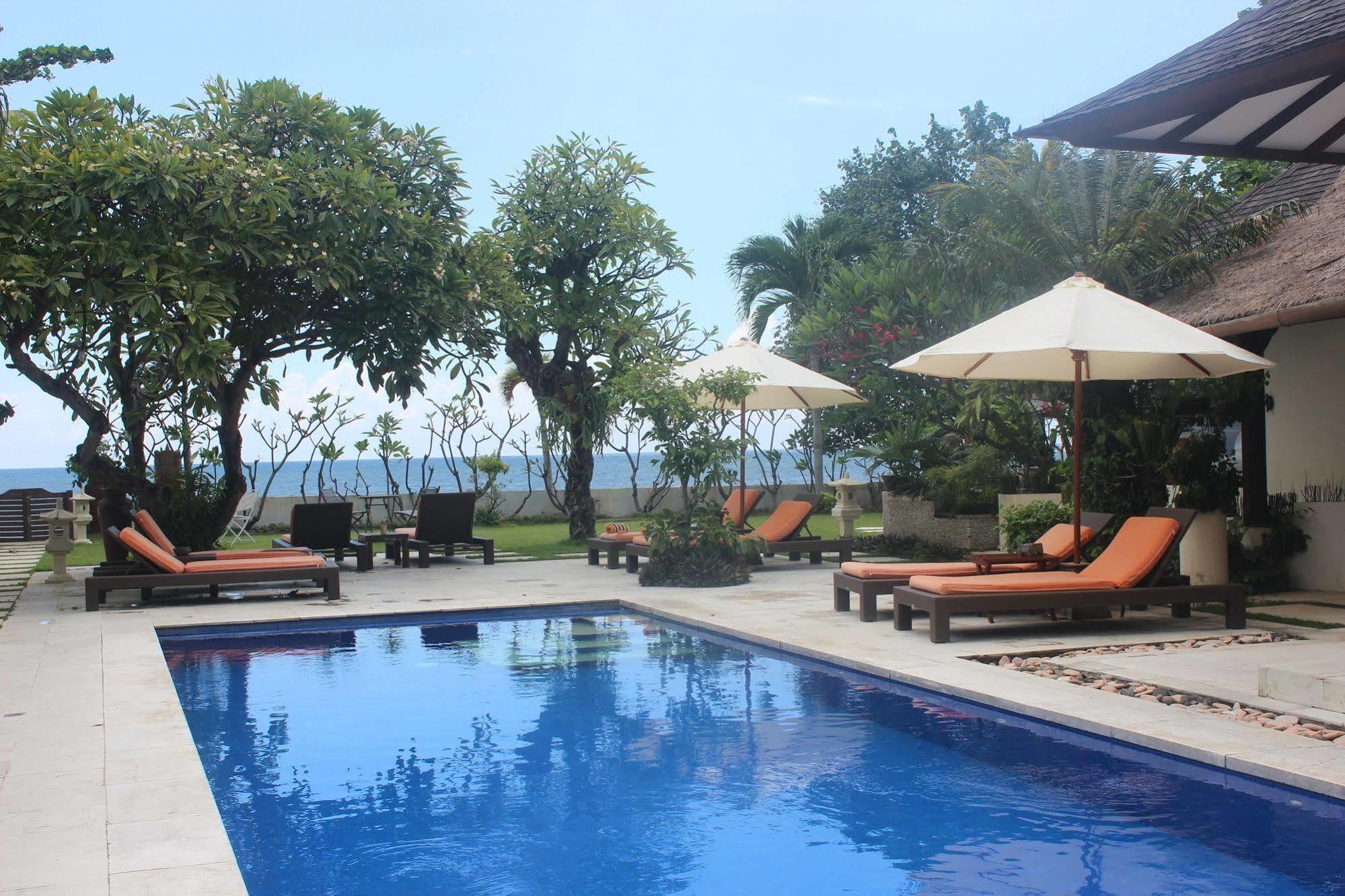 Frangipani Beach Hotel Lovina Екстериор снимка