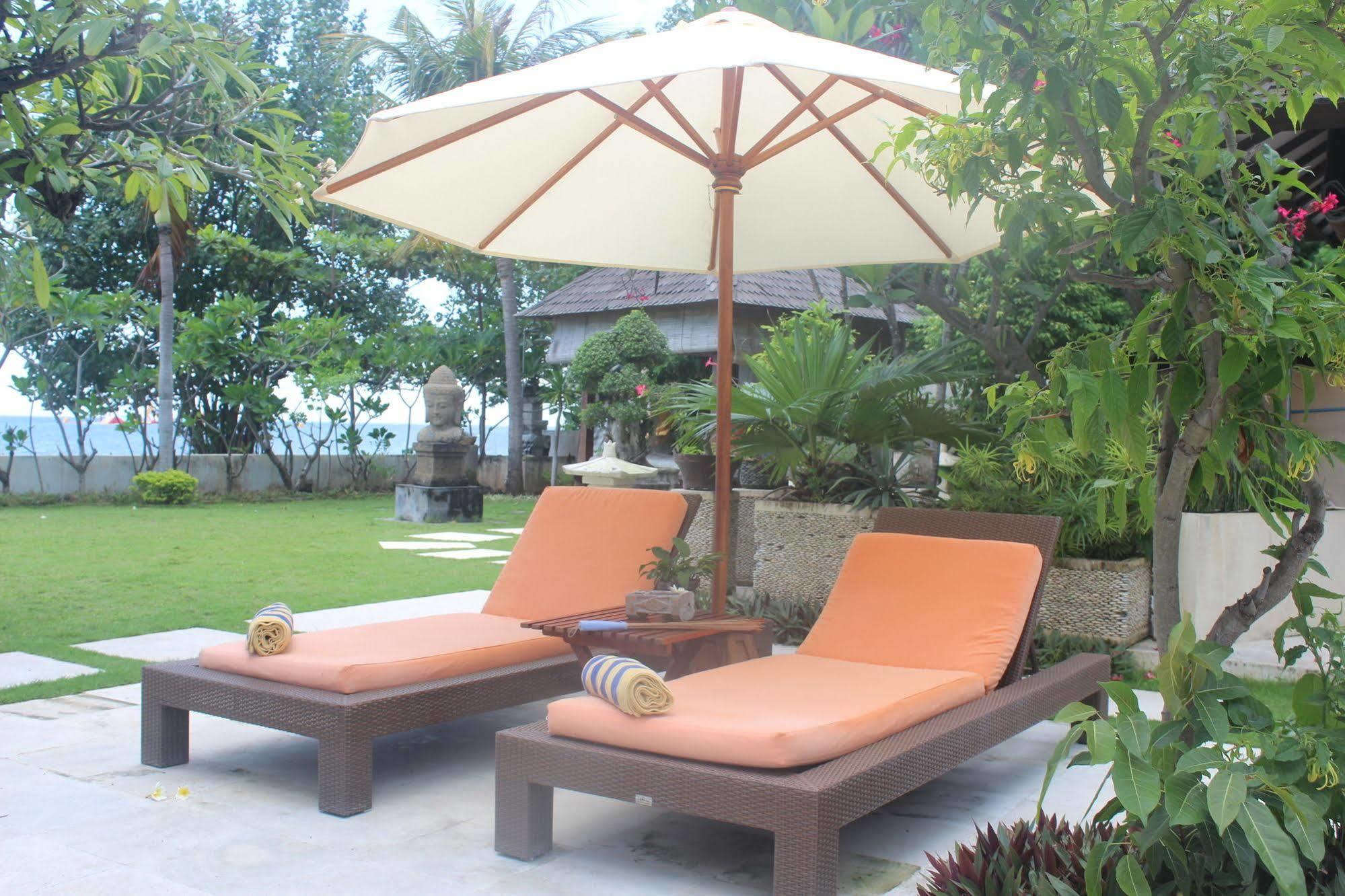 Frangipani Beach Hotel Lovina Екстериор снимка